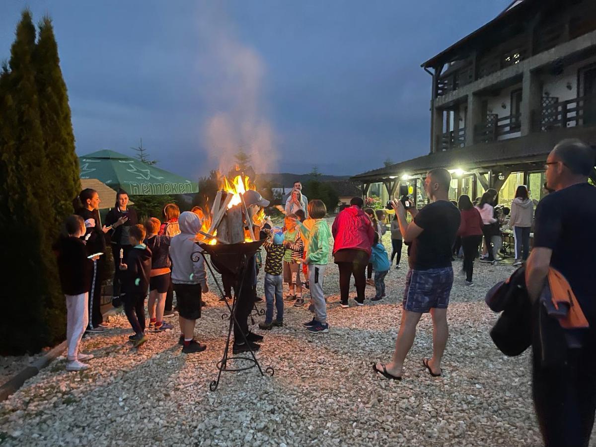 Gasthaus Casa Bradet Întorsura Buzăului Exterior foto